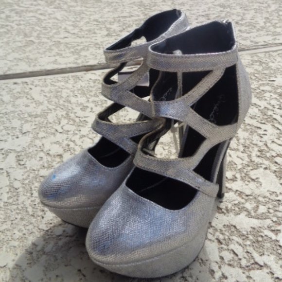 Qupid Iridescent platform  heels NWT - Picture 8 of 11